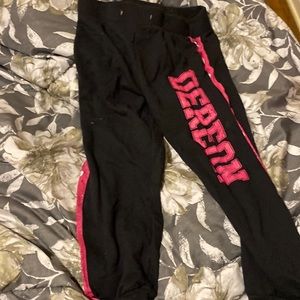 Dereon black and pink